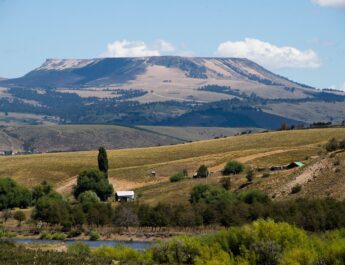 BATEA MAHUIDA: ¿POSIBLES VESTIGIOS DE UN VOLCÁN?